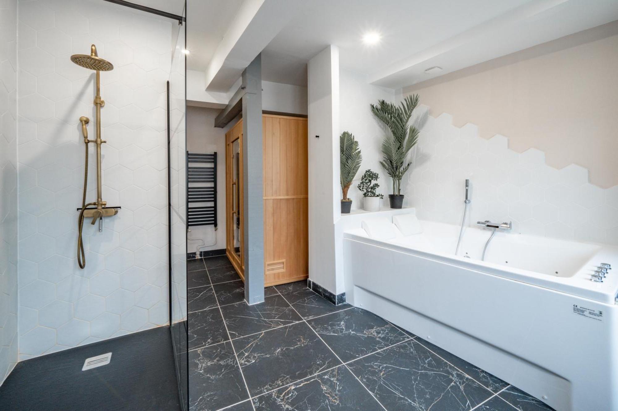 L'Evasion Amboise, Sauna Jacuzzi Luaran gambar